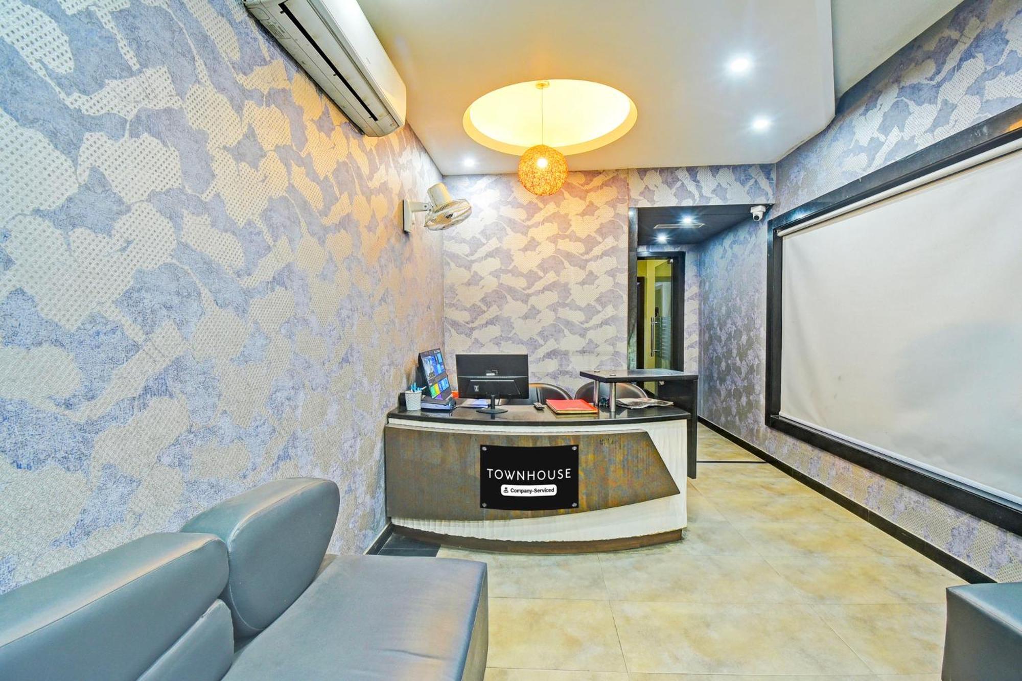Super Townhouse Amrapali Circle Formerly Hotel Aqua Dzsaipur Kültér fotó
